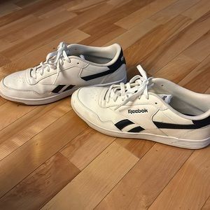 Men’s leather reeboks- size 11